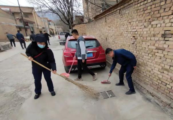 米兰(中国)团委开展“学雷锋义务清扫活动”(图2)