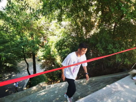 助力文旅市场 展示产投风采——米兰(中国)组织开展员工登山比赛活动(图8)