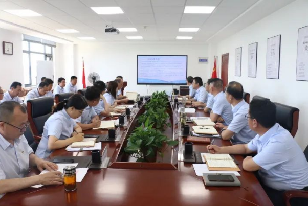 米兰(中国)召开党委理论中心组集体学习会议(图2)